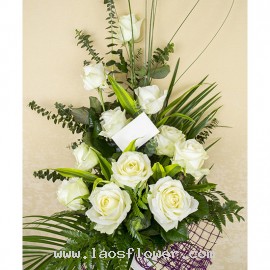 11 White Roses Bouquet